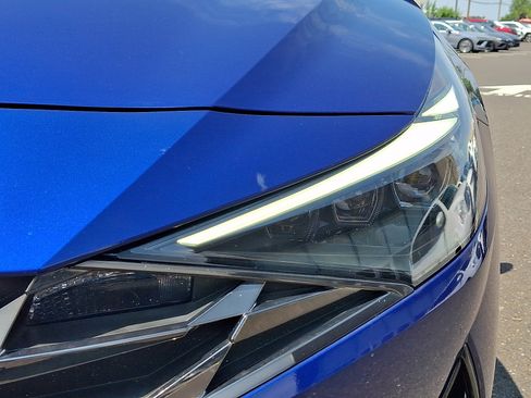 Certified 2023 Hyundai Elantra Limited FWD image 9