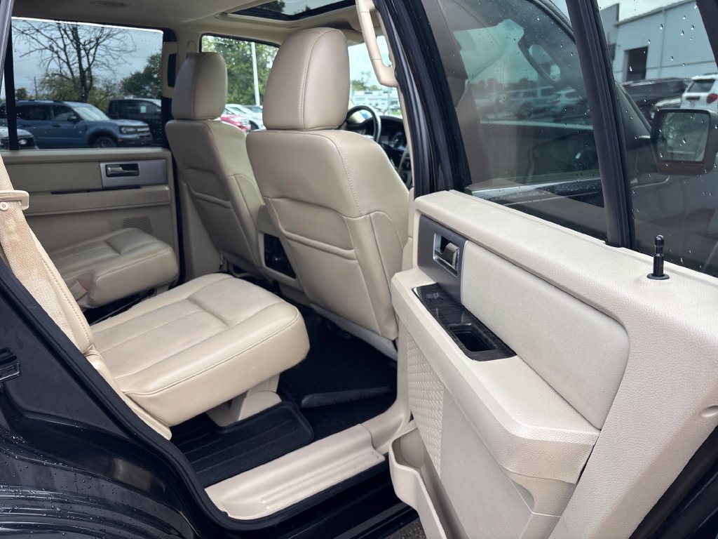Used 2016 Ford Expedition Limited w/ Equipment Group 301A AWD/4WD image 31