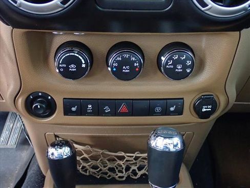 Used 2013 Jeep Wrangler Unlimited Sahara w/ Connectivity Group AWD/4WD image 15