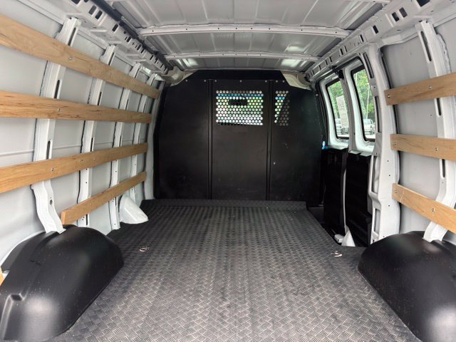 Used 2025 Chevrolet Express 2500 w/ Driver Convenience Package RWD image 9