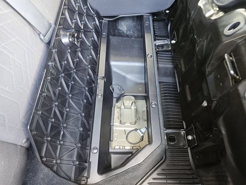 Used 2017 Toyota Tacoma TRD Off-Road w/ Tow Package (A/T) AWD/4WD image 39