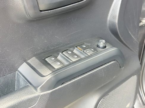Used 2020 Toyota Tacoma SR AWD/4WD image 11