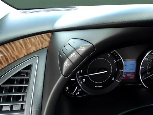 Used 2017 Nissan Armada SL w/ Moonroof Package image 28