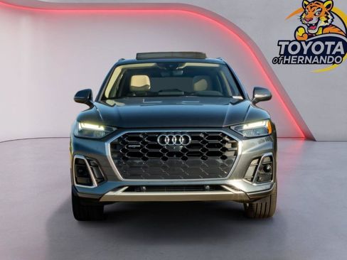 Used 2022 Audi Q5 2.0T Premium Plus w/ Premium Plus Package AWD/4WD image 2