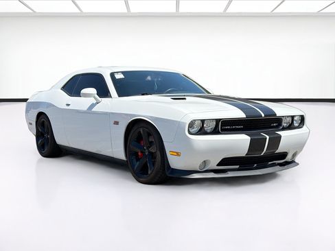 Used 2012 Dodge Challenger SRT8 RWD image 3