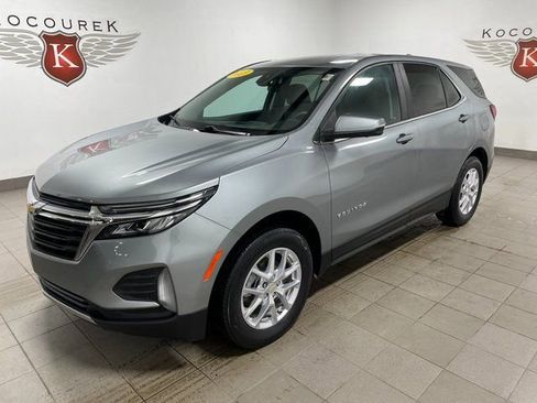 Used 2023 Chevrolet Equinox LT image 3