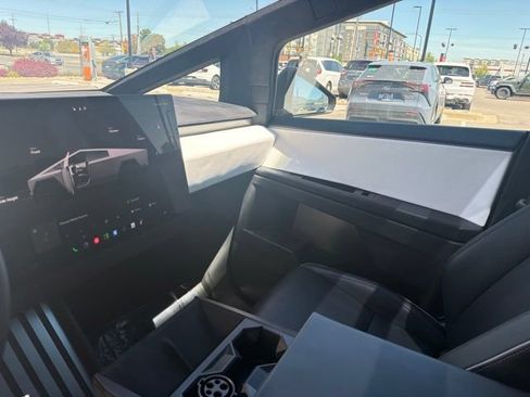 Used 2024 Tesla Cybertruck Cyberbeast AWD/4WD image 21