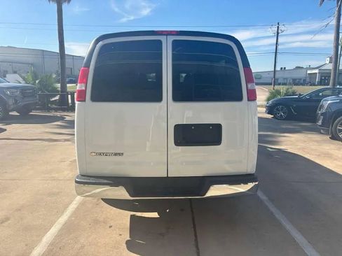 Used 2024 Chevrolet Express 3500 LS w/ Chrome Appearance Package image 5