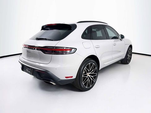 Certified 2025 Porsche Macan image 9