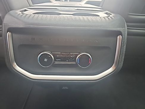 Used 2025 Ford Expedition Active image 14