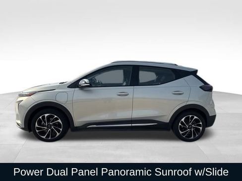 Used 2022 Chevrolet Bolt EUV Premier w/ Sun & Sound Package image 6
