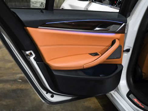 Used 2018 BMW 540i xDrive w/ Premium Package image 45