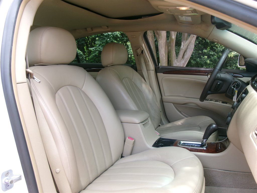 Used 2007 Buick Lucerne CXL w/ Luxury Package FWD image 17