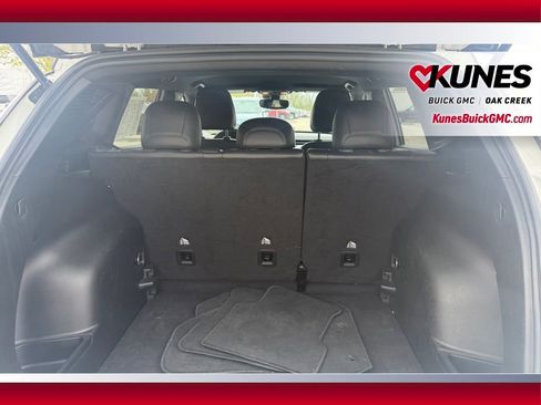 Used 2025 Jeep Compass Limited AWD/4WD image 5