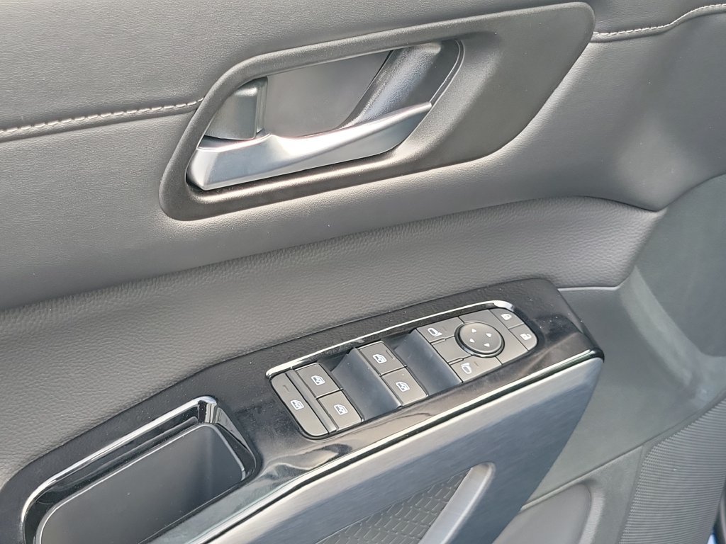 New 2026 Nissan Pathfinder SL FWD image 25