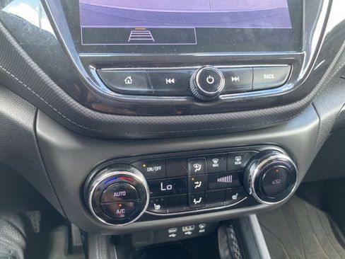 Used 2021 Chevrolet TrailBlazer LT w/ Convenience Package FWD image 36
