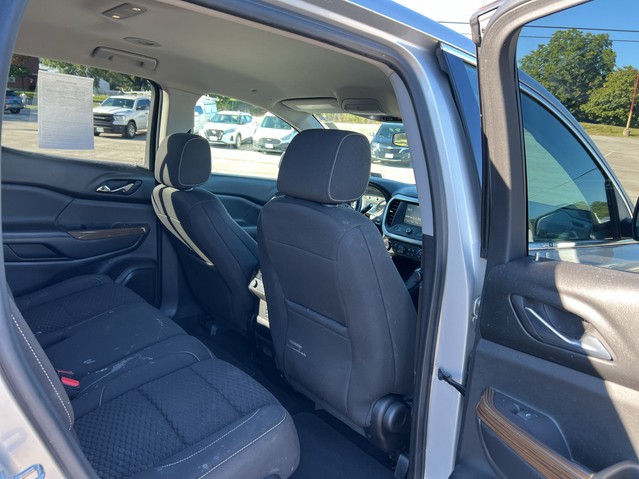 Used 2018 GMC Acadia SLE AWD/4WD image 10
