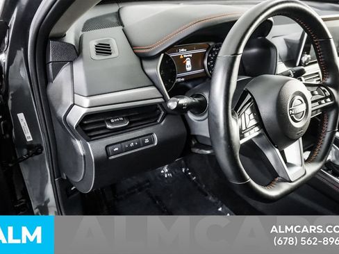 Used 2025 Nissan Altima 2.5 SR FWD image 36