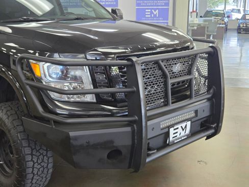 Used 2016 Nissan Titan PRO-4X w/ Pro-4x Convenience Package AWD/4WD image 28