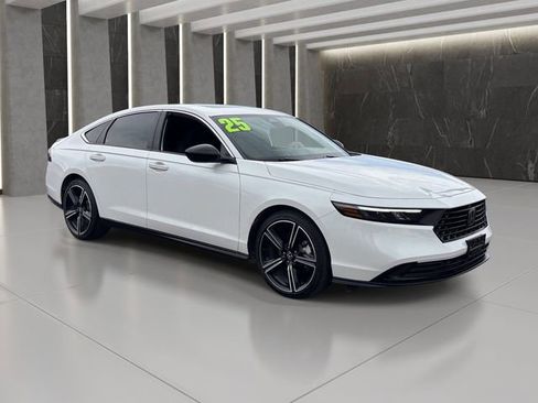 Used 2025 Honda Accord Sport image 8