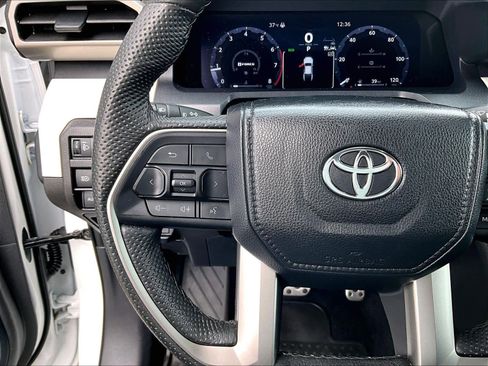 Used 2024 Toyota Tacoma TRD Sport w/ TRD Sport Upgrade Package image 23