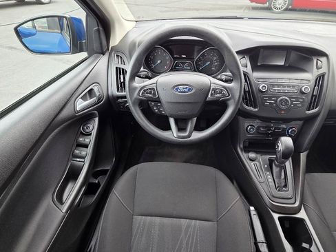 Used 2018 Ford Focus SE FWD image 18