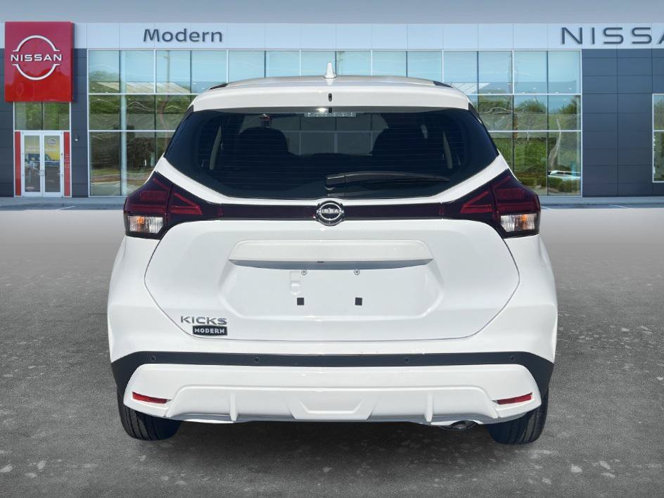 Certified 2025 Nissan Kicks Play S FWD image 6
