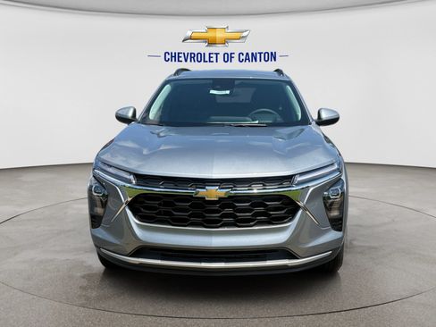 New 2026 Chevrolet Trax LT FWD image 2