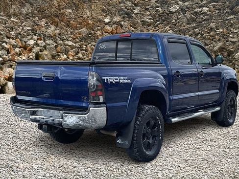 Used 2015 Toyota Tacoma Base w/ TRD Off-Road Package image 2