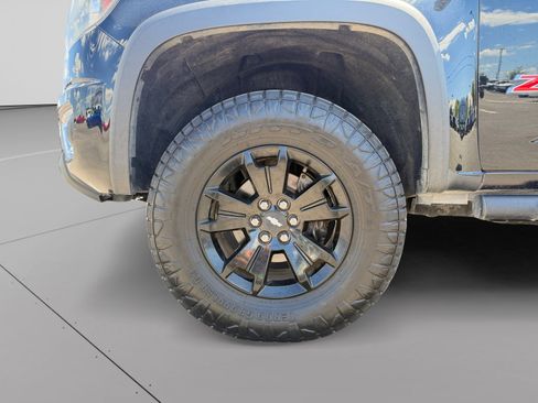 Used 2019 Chevrolet Colorado Z71 w/ Z71 Midnight Edition AWD/4WD image 9