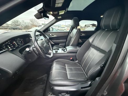 Used 2019 Land Rover Range Rover Velar S image 11