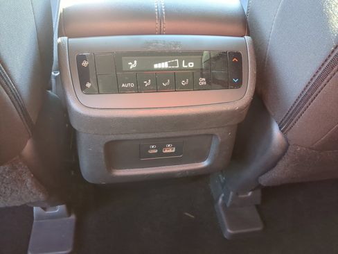 Used 2025 Nissan Pathfinder SV FWD image 27