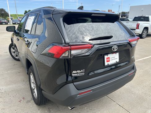 Used 2025 Toyota RAV4 XLE FWD image 4