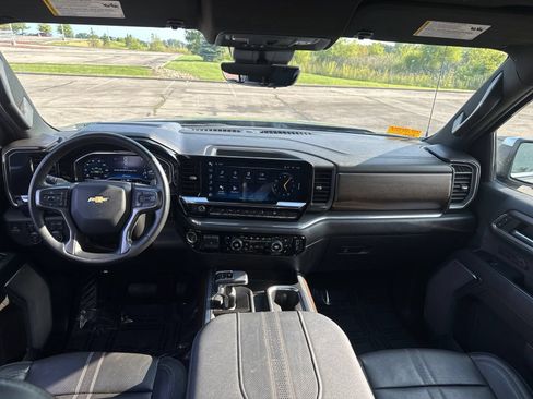 Used 2024 Chevrolet Silverado 1500 High Country w/ Technology Package AWD/4WD image 14