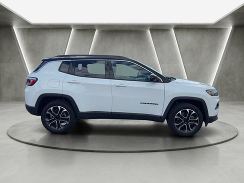 Used 2023 Jeep Compass Limited w/ Sun and Sound Group AWD/4WD image 8