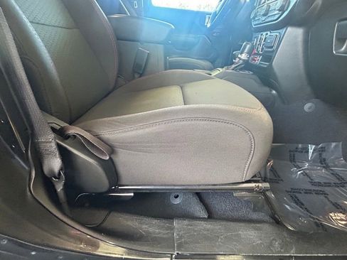 Used 2022 Jeep Wrangler Unlimited Rubicon image 23