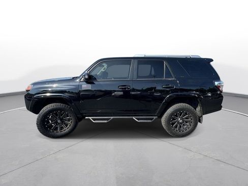 Used 2017 Toyota 4Runner SR5 RWD image 9