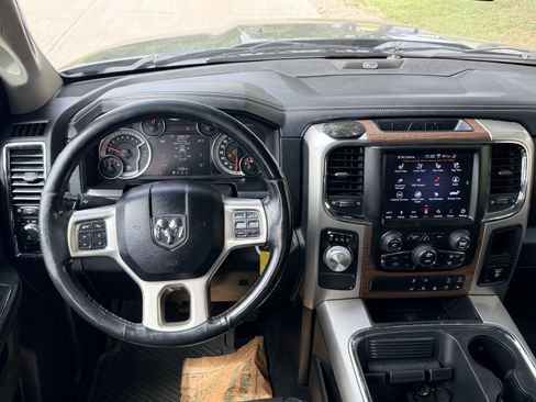 Used 2018 RAM 1500 Laramie RWD image 22