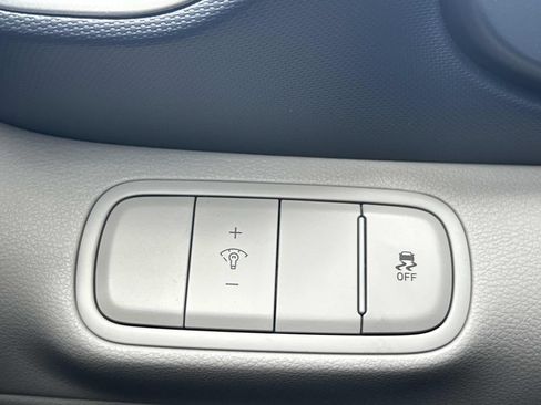 New 2026 Hyundai Venue SEL FWD image 25