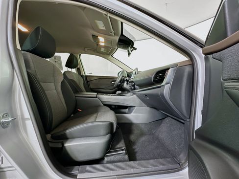 Used 2021 Nissan Rogue SV FWD image 31