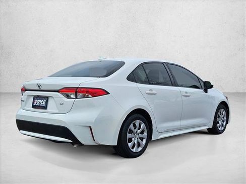 Used 2020 Toyota Corolla LE image 5