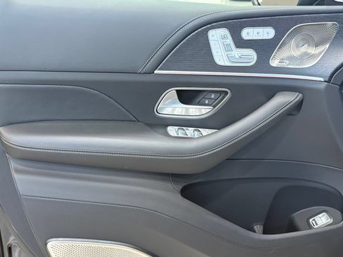 Used 2026 Mercedes-Benz Maybach GLS 600 4MATIC image 9
