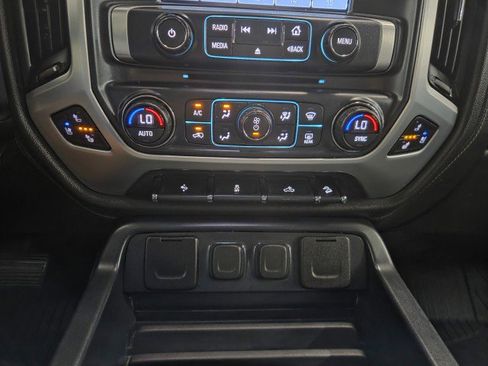 Used 2018 GMC Sierra 2500 SLT w/ Suspension Package, Off-Road AWD/4WD image 55