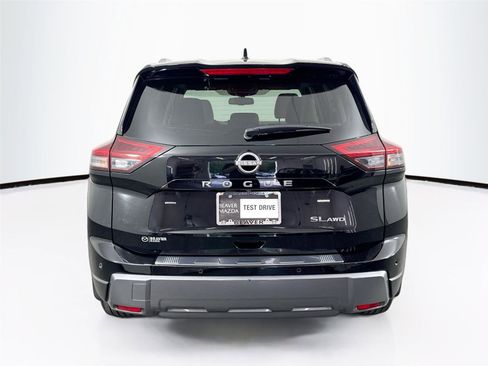 Used 2024 Nissan Rogue SL AWD/4WD image 12
