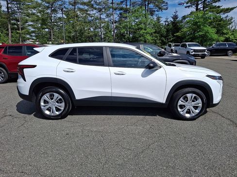 Certified 2024 Chevrolet Trax LS FWD image 7