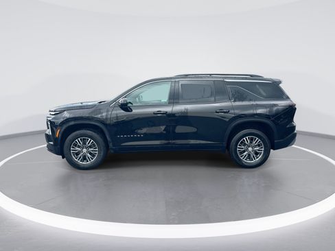 Used 2025 Chevrolet Traverse LT FWD image 6
