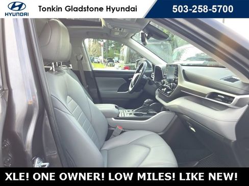 Used 2022 Toyota Highlander XLE image 21