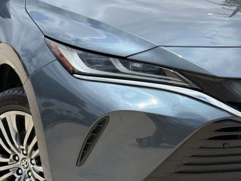 Used 2022 Toyota Venza Limited w/ Advanced Technology Package AWD/4WD image 3