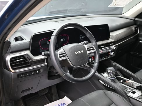 Used 2025 Kia Telluride EX w/ EX Captain's Chair Package FWD image 20