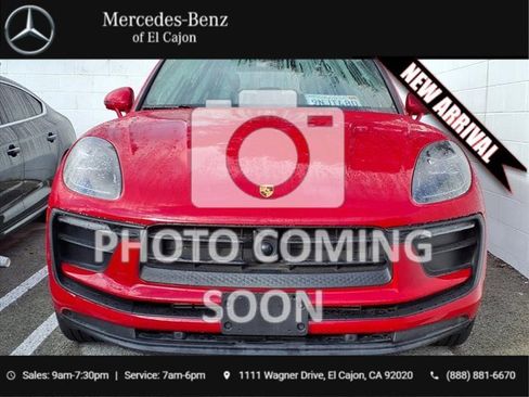 Used 2024 Porsche Macan T w/ Premium Plus Package image 2